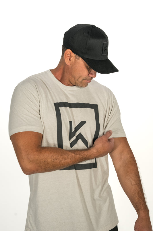 Kapono Logo Tee - Sand